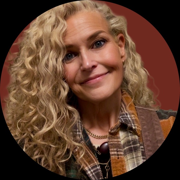 amyholt935